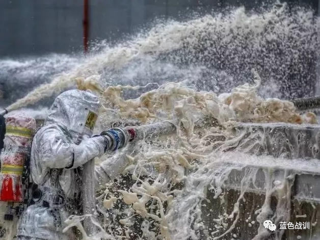 多功能综合训练器安装_综合训练器组装视频_综合训练器安装步骤