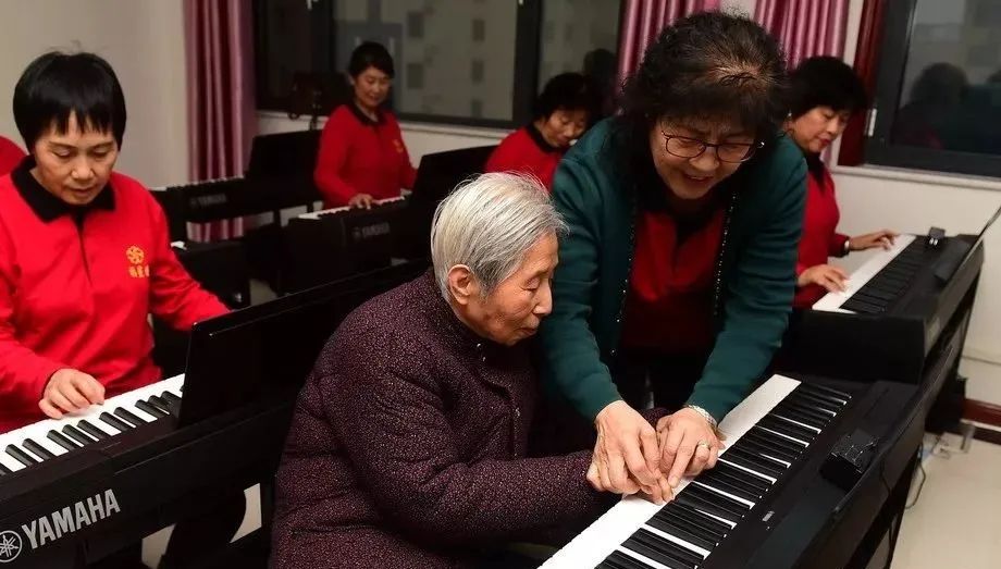 中老年人学二胡教学视_中老年学二胡教学视频_二胡教科书中老年人二胡