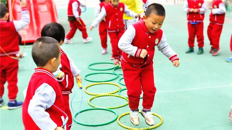 幼儿 运动操_运动操舞蹈视频幼儿园_幼儿运动操练视频大全